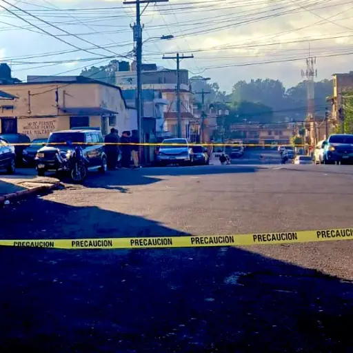 Área donde fue hallada una persona fallecida en zona 12. ,PMT capitalina/Montejo