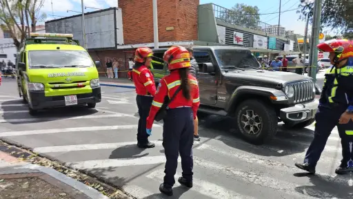 Vehículo donde viajaban las víctimas del ataque armado ocurrido el martes, 3 de marzo de 2026, en la zona 9 capitalina. ,Bomberos Municipales