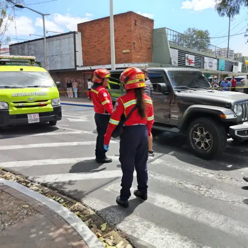 Vehículo donde viajaban las víctimas del ataque armado ocurrido el martes, 3 de marzo de 2026, en la zona 9 capitalina. ,Bomberos Municipales