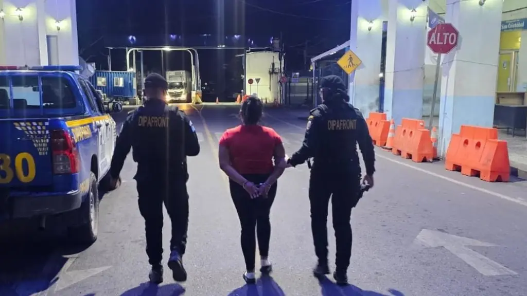 La salvadoreña detenida en Guatemala tiene vigentes tres órdenes de captura en su país. ,PNC