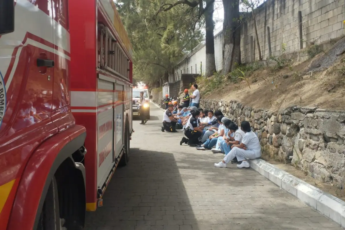 El lugar donde ocurrió la fuga de químicos fue evacuado., Bomberos Voluntarios