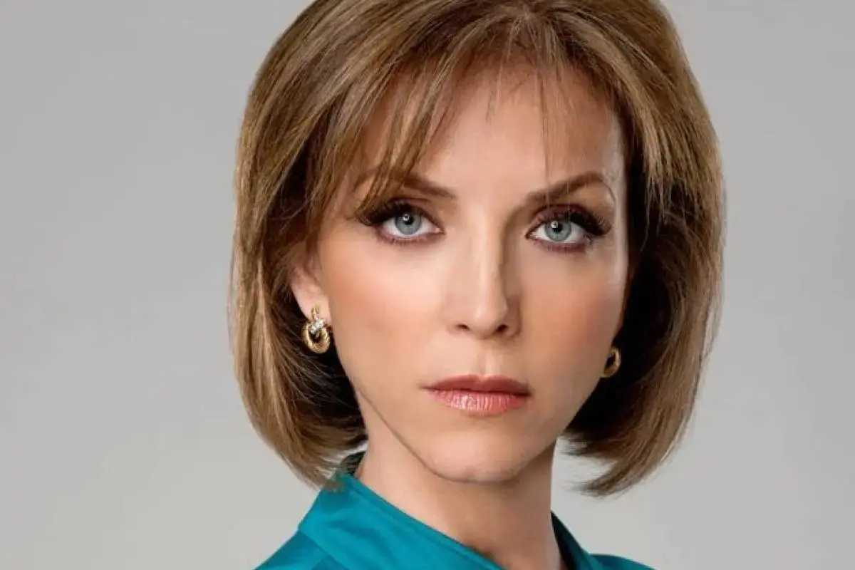 Laura Flores , Instagram