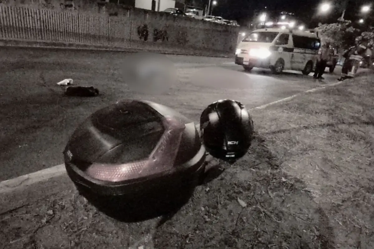 El accidente interrumpe los carriles izquierdos en ambos sentidos., Bomberos Municipales. 