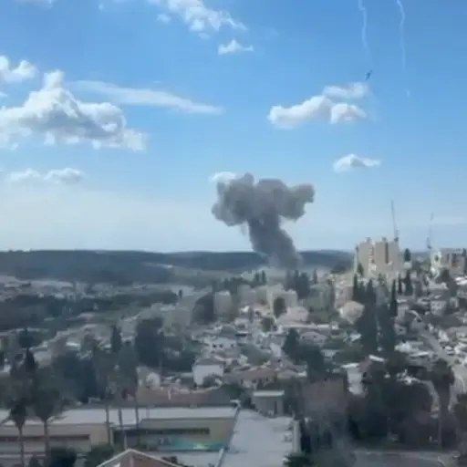 Represalia iraní provoca muertos y heridos en Israel. ,Captura de pantalla video de X.