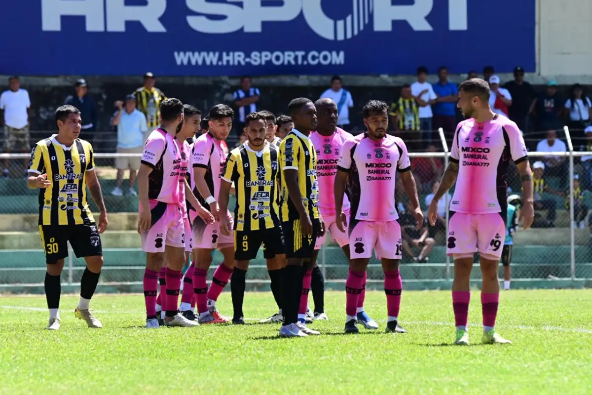 Partido entre Aurora y Mixco por la jornada 10 de la Liga Bantrab - Aurora FC