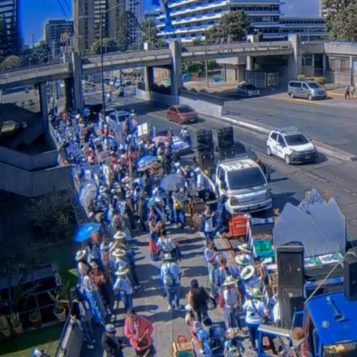 La fila partió del Centro Civico y se espera que llegue hasta el Palacio Nacional de la Cultura. ,Amílcar Montejo.