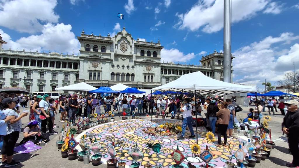 Grupos de mujeres alzan la voz en la Plaza de la Constitución, para exigir justicia | Alex Meoño