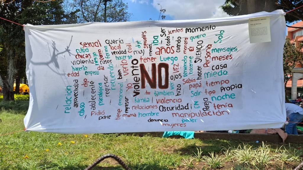 Grupos de mujeres alzan la voz en la Plaza de la Constitución, para exigir justicia | Alex Meoño