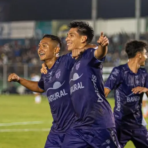 Antigua derrotó a Cobán Imperial en el estadio Pensativo 