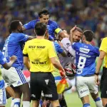 VIDEO. Final termina con una batalla campal entre Cruzeiro y Atlético Mineirot