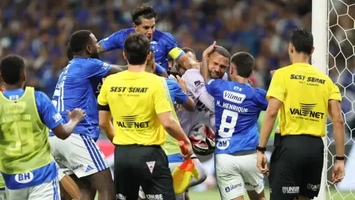 VIDEO. Final termina con una batalla campal entre Cruzeiro y Atlético Mineiro