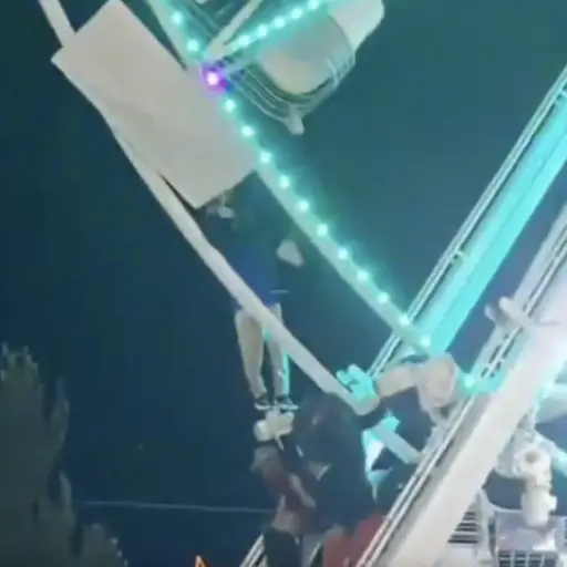 Mujer cae de rueda de Chicago en Tres Arroyos. ,Captura de pantalla video de X.