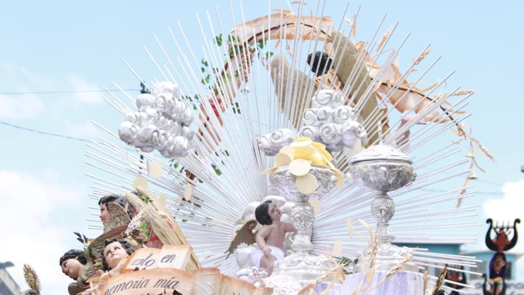 Procesión de Jesús Nazareno de las Tres Potencias y la Virgen de Dolores. | Foto: Alex Meoño/EU