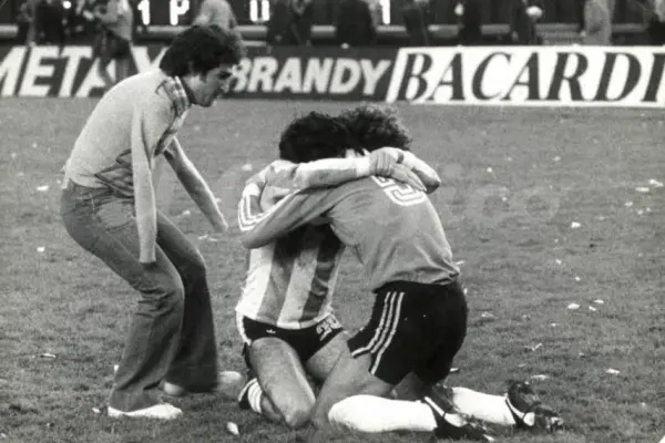 El Abrazo del Alma, la fotografía más icónica de los Mundiales