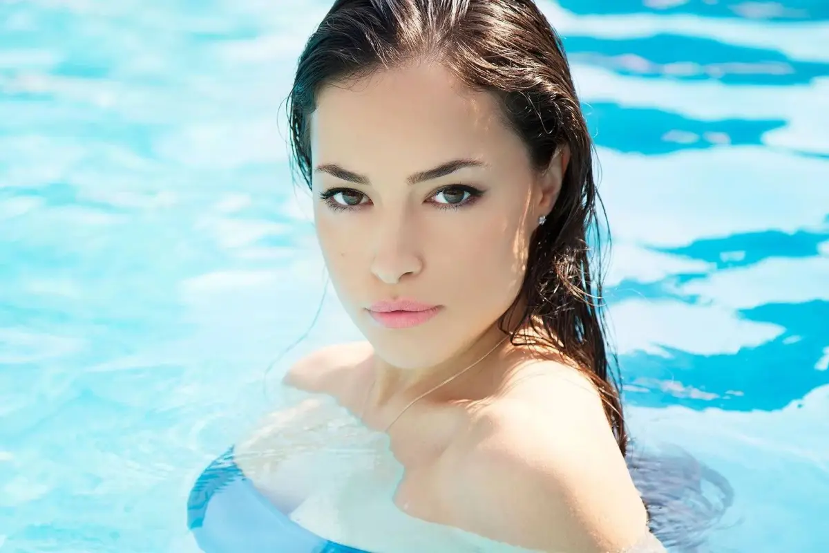 Maquillaje para el calor, Facebook