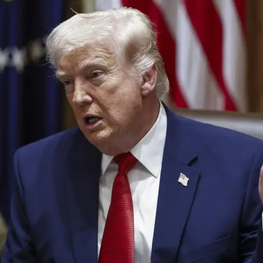 Trump durante una reunión de su Gabinete ,EFE