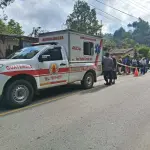 El menor de 11 años murió tras presentar problemas de salud cuando se dirigía a la escuela en Alta Verapaz. ,Bomberos Voluntarios