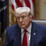 Trump durante una reunión de su Gabinete ,EFE