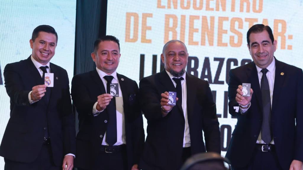 Roberto Carlos, leyenda de Real Madrid, en Encuentro de Bantrab  | Alejandro Meoño