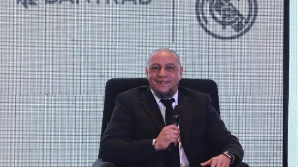 Roberto Carlos, leyenda de Real Madrid, en Encuentro de Bantrab  | Alejandro Meoño