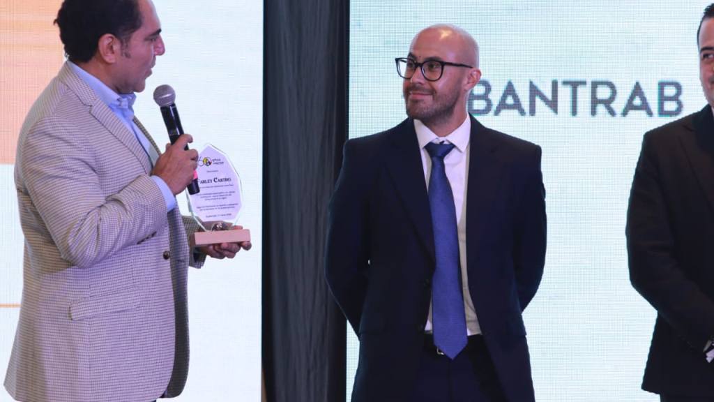 Roberto Carlos, leyenda de Real Madrid, en Encuentro de Bantrab  | Alejandro Meoño