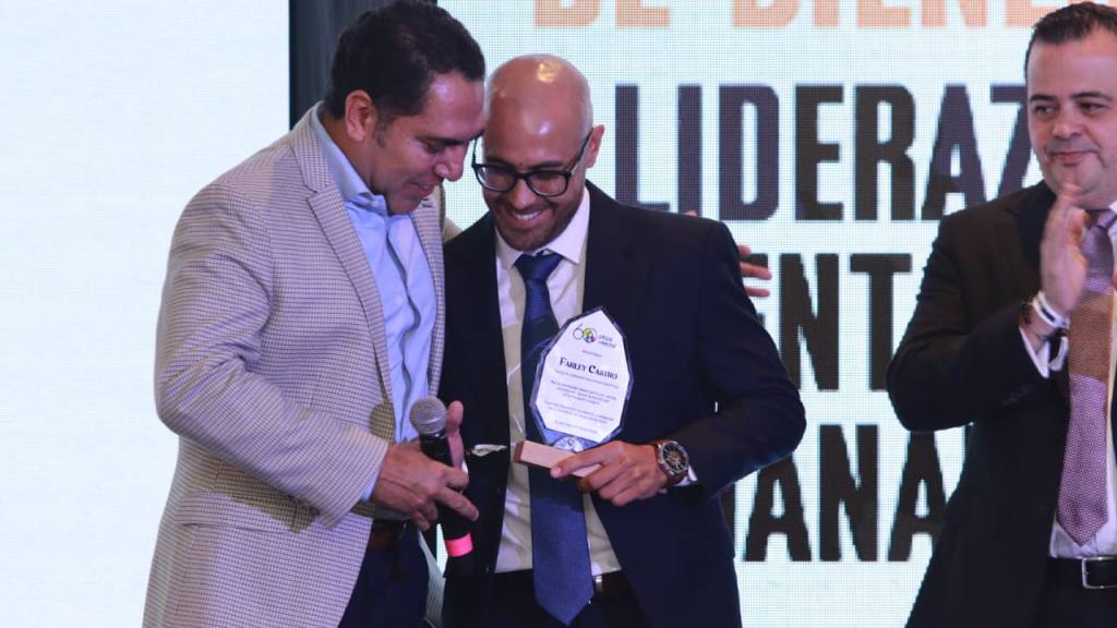 Roberto Carlos, leyenda de Real Madrid, en Encuentro de Bantrab  | Alejandro Meoño