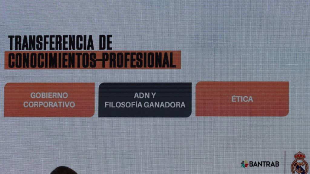 Roberto Carlos, leyenda de Real Madrid, en Encuentro de Bantrab  | Alejandro Meoño