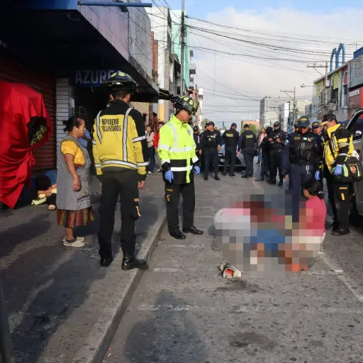 Área donde murieron tres hombres como consecuencia de un ataque armado en la zona 1. ,Bomberos Voluntarios