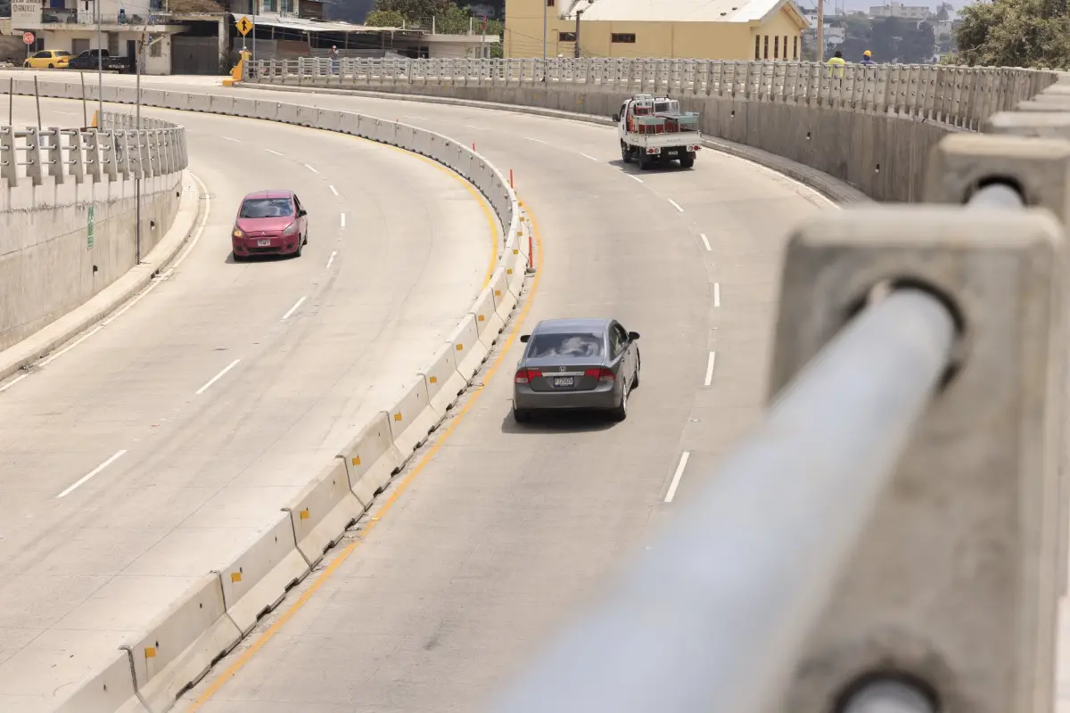 Paso a desnivel recién inaugurado en Quetzaltenango., Gobierno de Guatemala