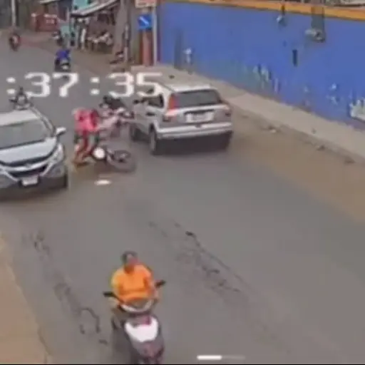 Accidente en zona 3 de Escuintla.  ,Captura de pantalla video de X.