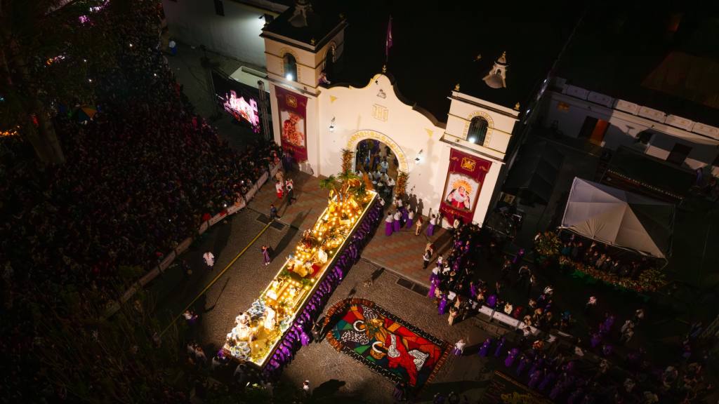 Jesús Nazareno de la Caída convoca a miles de fieles | Municipalidad de Antigua Guatemala