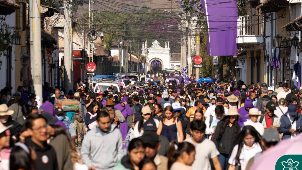 Jesús Nazareno de la Caída convoca a miles de fieles | Municipalidad de Antigua Guatemala