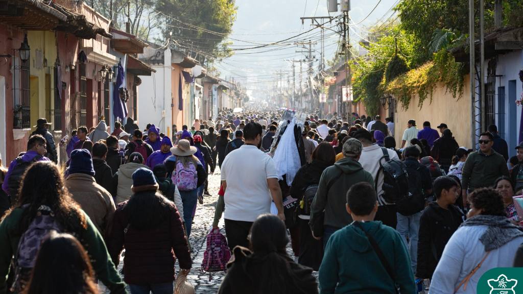 Jesús Nazareno de la Caída convoca a miles de fieles | Municipalidad de Antigua Guatemala