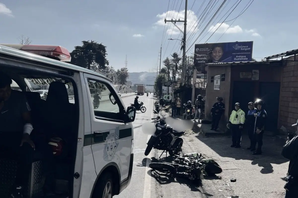 El accidente ocurrió en el sentido hacia el occidente, destacaron los Bomberos Municipales Departamentales., Bomberos Municipales Departamentales.