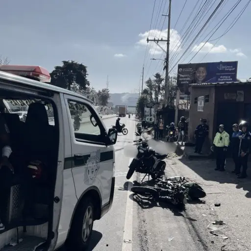 El accidente ocurrió en el sentido hacia el occidente, destacaron los Bomberos Municipales Departamentales. ,Bomberos Municipales Departamentales. 
