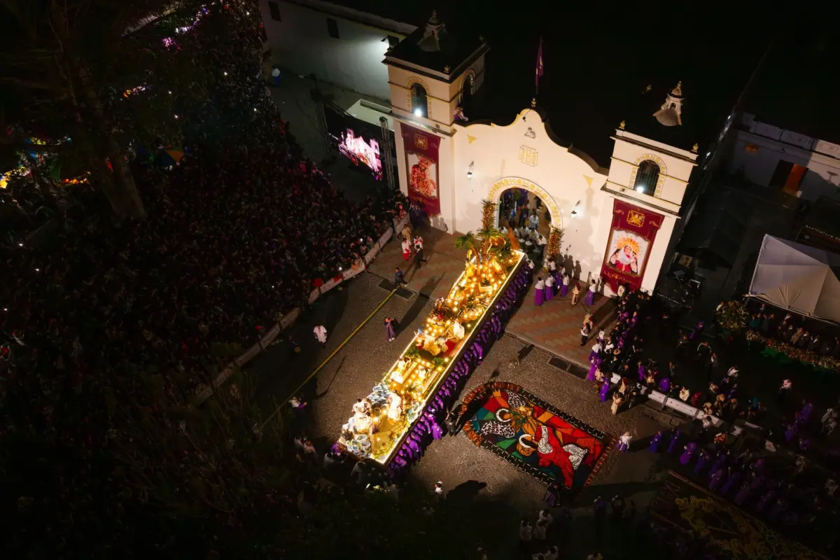 Miles de fieles abarrotaron la Iglesia de la aldea San Bartolomé de Becerra en Antigua Guatemala., Municipalidad de Antigua Guatemala.