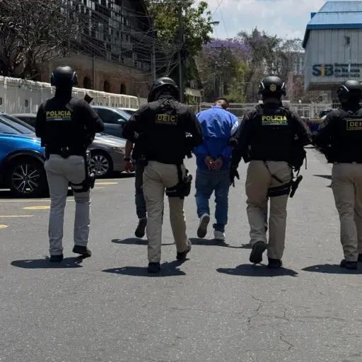 El detenido en la zona 21 es acusado de cometer el secuestro de una adolescente de 17 años. ,PNC de Guatemala.