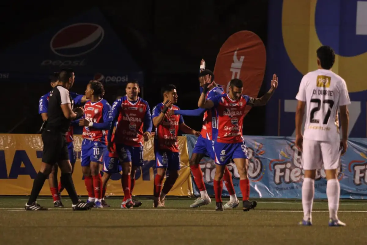 Jorge Aparicio no celebró su gol ante Comunicaciones - Alex Meoño