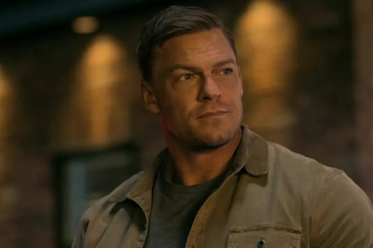 Alan Ritchson, Facebook