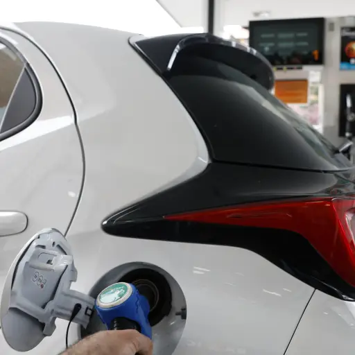 En las últimas semanas se ha registrado un repunte de los precios de los combustibles. ,Foto EFE