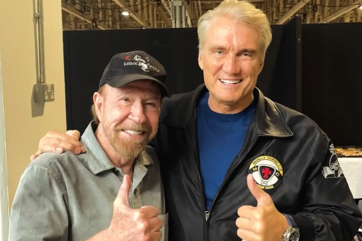 Chuck Norris, Redes sociales