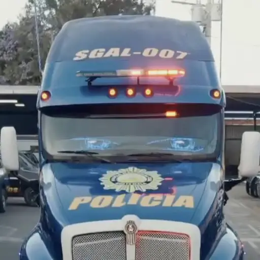 Video de la PNC deja mensaje contundente para pilotos de transporte pesado. ,Captura de pantalla video de X.