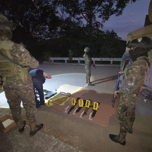 Parte de las armas decomisadas por la institución castrense en San Marcos. ,Ejército de Guatemala