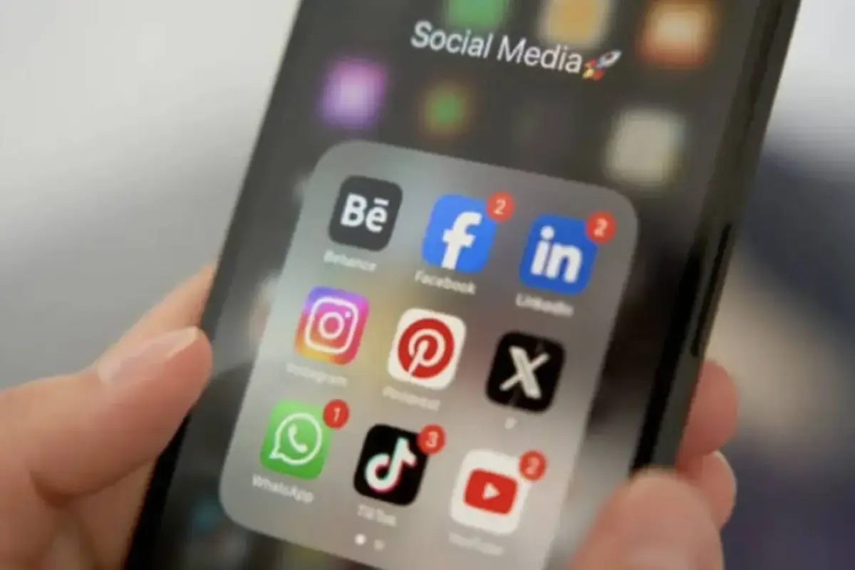 Estudio vincula uso intensivo de redes sociales con menor bienestar entre los jóvenes., Redes sociales.