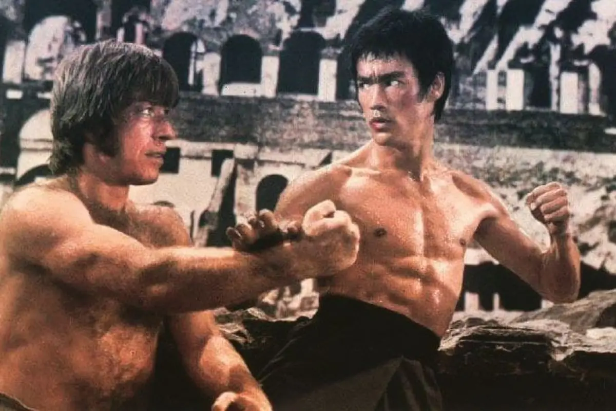 Bruce Lee Chuck Norris, Redes sociales