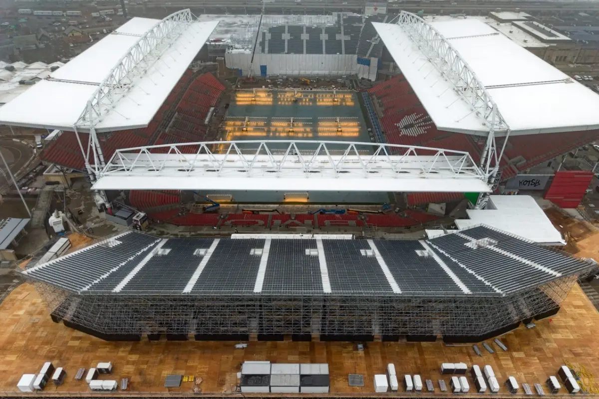 El BMO Field, en Toronto, un recinto que ha optado por una solución funcional y probada: la instalación de gradas desmontables para ampliar su capacidad durante el Mundial - Urban Toronto