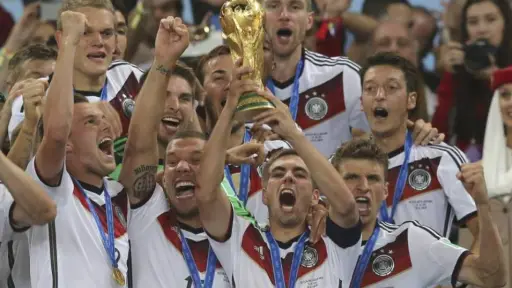 Philipp Lahm lanza duras críticas a Gianni Infantino