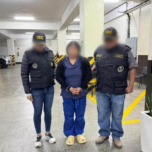 La detenida podría estar implicada en los ataques armados en contra de la PNC. ,PNC de Guatemala.