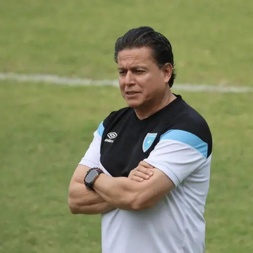 Salvador Reyes, asistente técnico de Luis Fernando Tena en la Selección de Guatemala - FFG