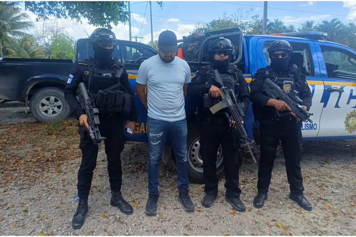 El capturado es requerido por la justicia de EE. UU. por delitos relacionados al narcotráfico., PNC de Guatemala.